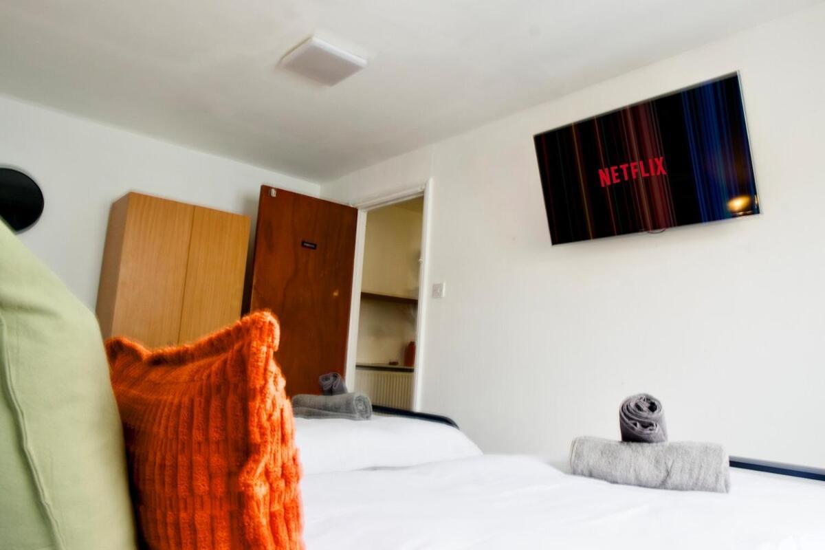 3 Bedroom - 10min Walk Stratford Station - Sleep 6 * Londres